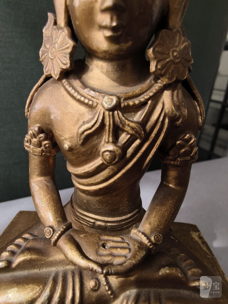 A gilt-bronze figure of Amitayus seated on a throne - 图15